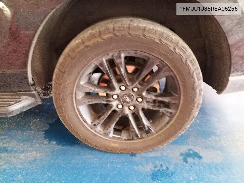 2024 Ford Expedition Xlt VIN: 1FMJU1J85REA05256 Lot: 42624312