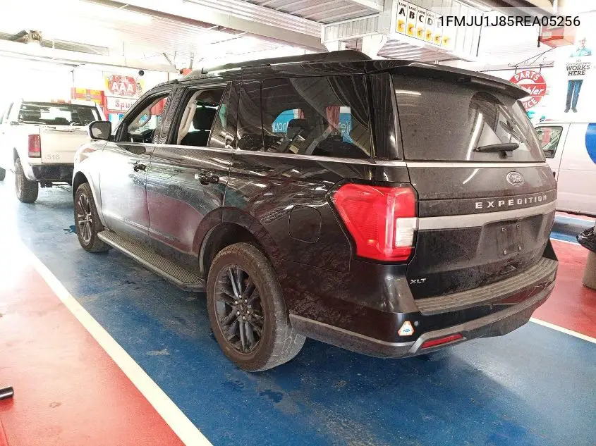 2024 Ford Expedition Xlt VIN: 1FMJU1J85REA05256 Lot: 42624312