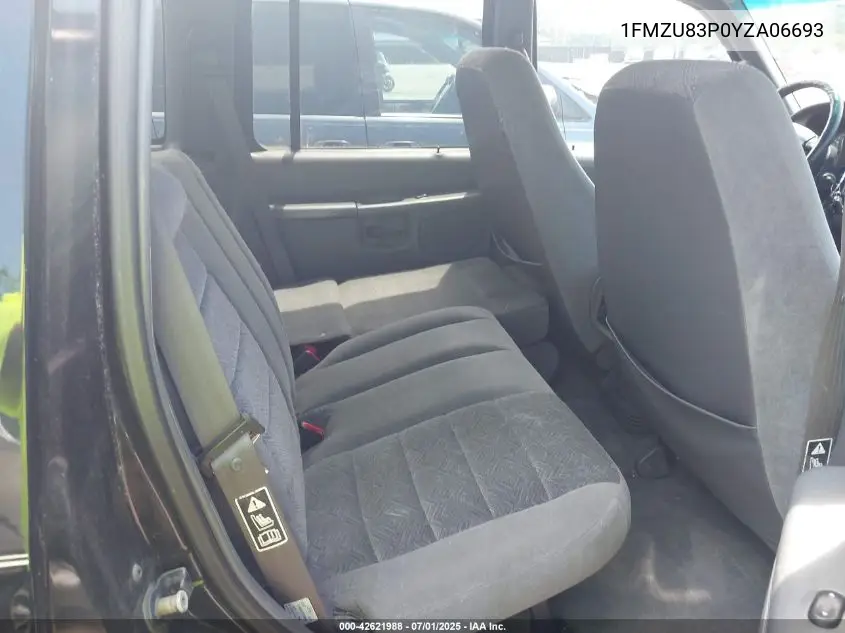 2000 Ford Explorer Xlt VIN: 1FMZU83P0YZA06693 Lot: 42621988