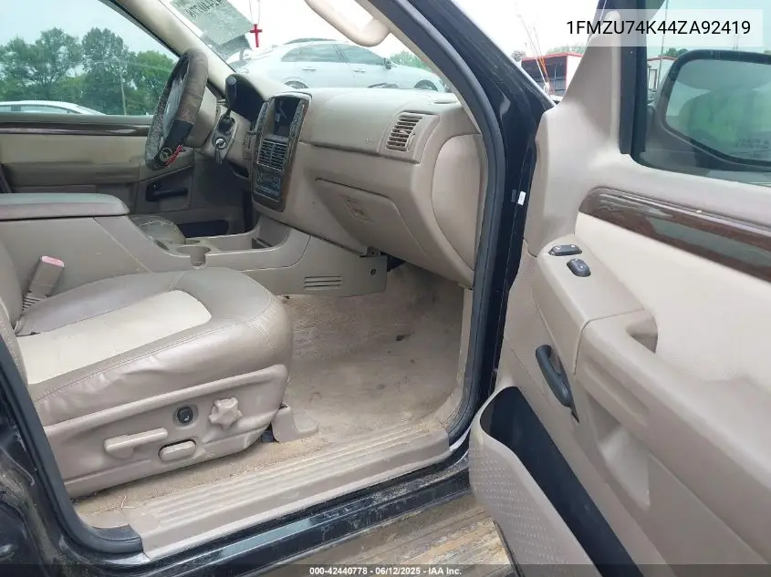 2004 Ford Explorer Eddie Bauer VIN: 1FMZU74K44ZA92419 Lot: 42440778