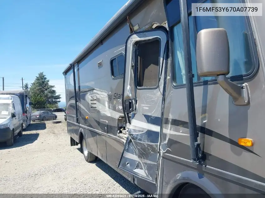 2007 Ford F550 Super Duty Stripped Chass VIN: 1F6MF53Y670A07739 Lot: 42393421