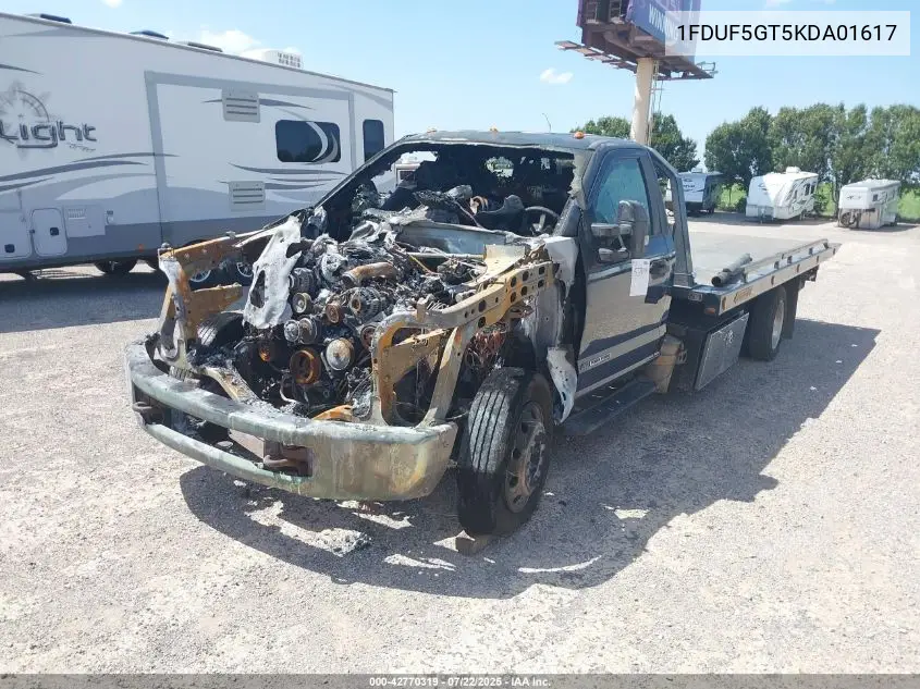 2019 Ford F-550 Chassis Xl/Xlt VIN: 1FDUF5GT5KDA01617 Lot: 42770319