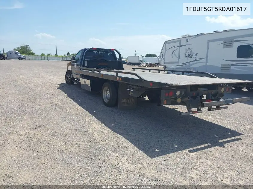 2019 Ford F-550 Chassis Xl/Xlt VIN: 1FDUF5GT5KDA01617 Lot: 42770319