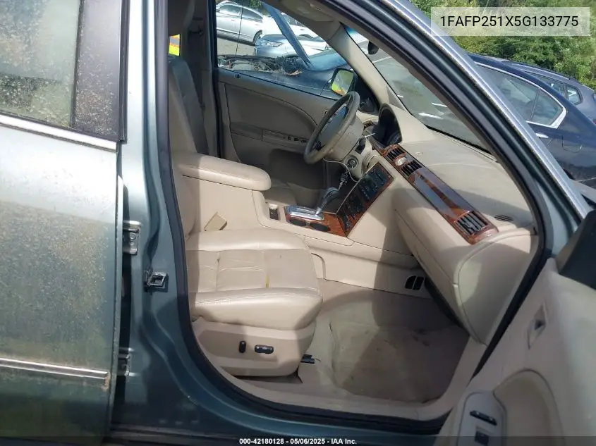 2005 Ford Five Hundred Limited VIN: 1FAFP251X5G133775 Lot: 42180128