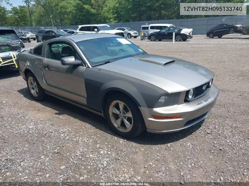2009 Ford Mustang Gt/Gt Premium VIN: 1ZVHT82H095133740 Lot: 42637708