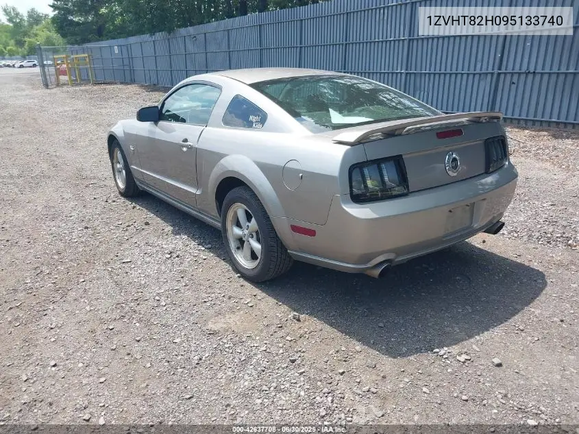 2009 Ford Mustang Gt/Gt Premium VIN: 1ZVHT82H095133740 Lot: 42637708