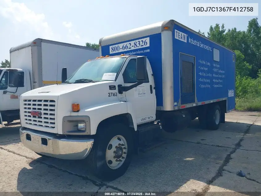 2007 GMC C7500 C7C042 VIN: 1GDJ7C1367F412758 Lot: 42716019