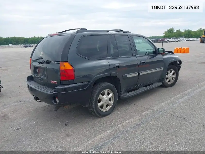 2005 GMC Envoy Slt VIN: 1GKDT13S952137983 Lot: 42215054