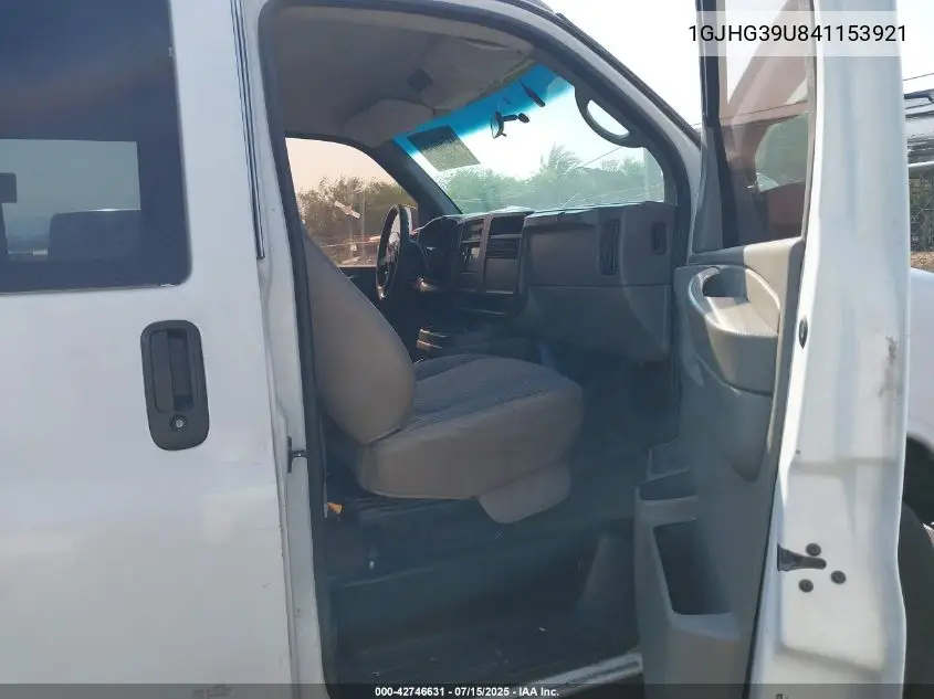 2004 GMC Savana Standard VIN: 1GJHG39U841153921 Lot: 42746631