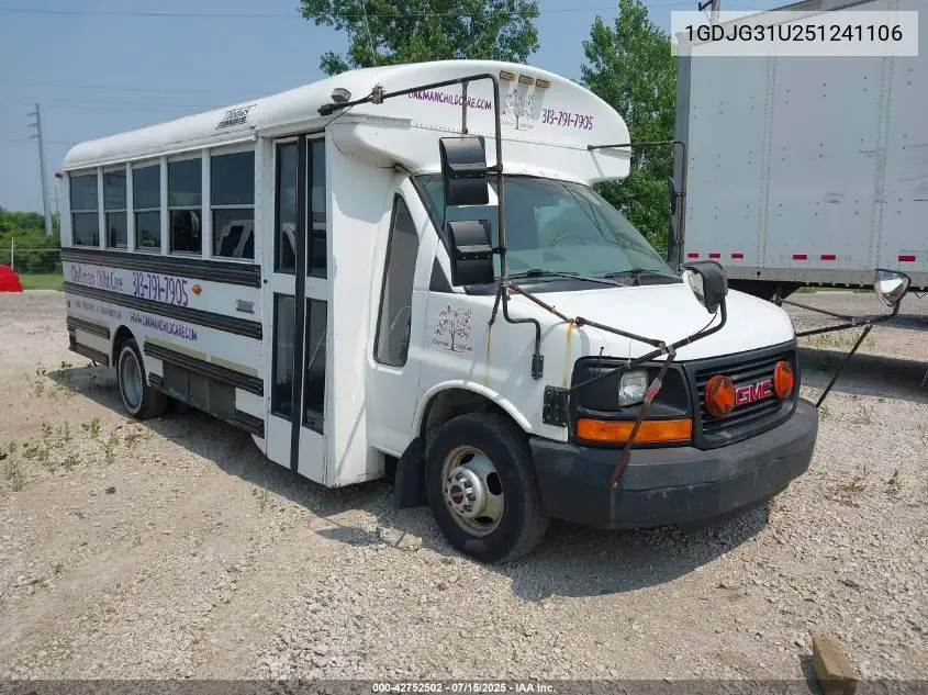 2005 GMC Savana Cutaway Standard W/C7A VIN: 1GDJG31U251241106 Lot: 42752502
