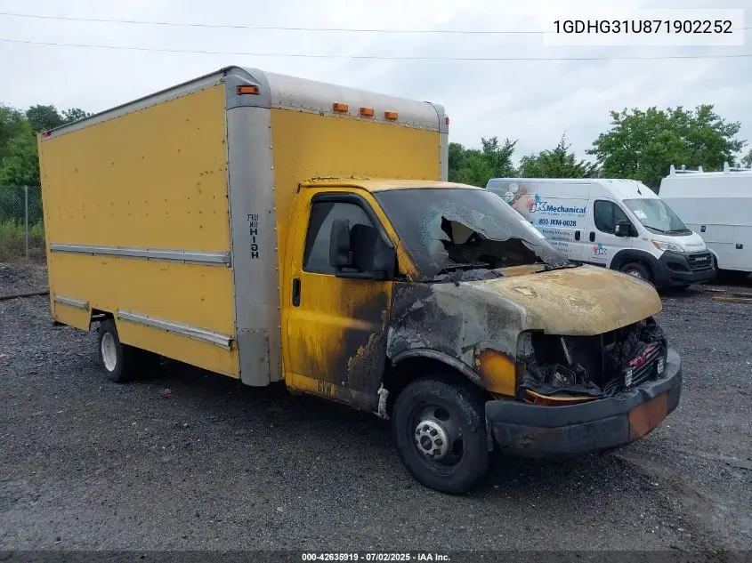 2007 GMC Savana Cutaway Work Van VIN: 1GDHG31U871902252 Lot: 42635919