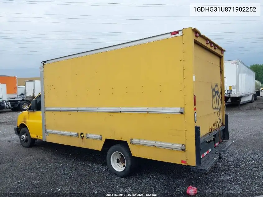 2007 GMC Savana Cutaway Work Van VIN: 1GDHG31U871902252 Lot: 42635919
