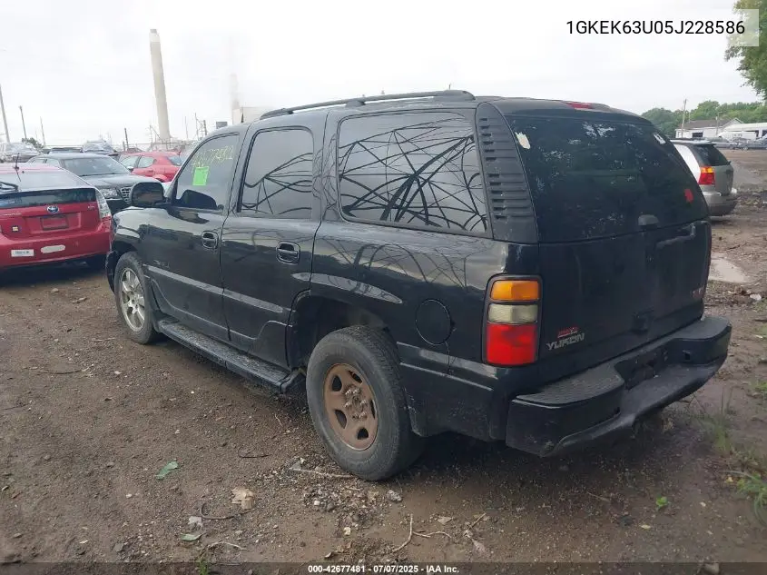 2005 GMC Yukon Denali VIN: 1GKEK63U05J228586 Lot: 42677481