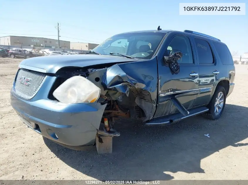 2007 GMC Yukon Denali Denali VIN: 1GKFK63897J221792 Lot: 12296271