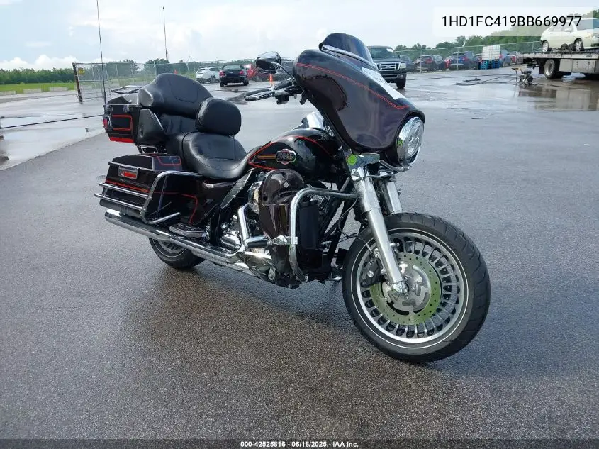 2011 Harley-Davidson Flhtcu VIN: 1HD1FC419BB669977 Lot: 42525816