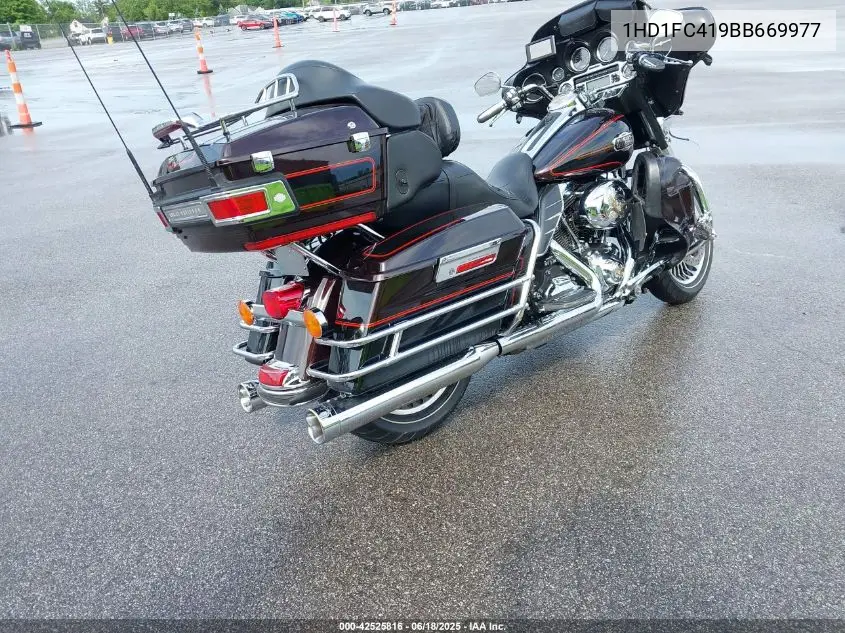 2011 Harley-Davidson Flhtcu VIN: 1HD1FC419BB669977 Lot: 42525816
