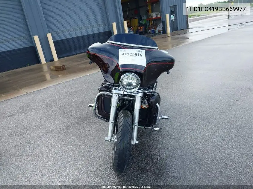 2011 Harley-Davidson Flhtcu VIN: 1HD1FC419BB669977 Lot: 42525816