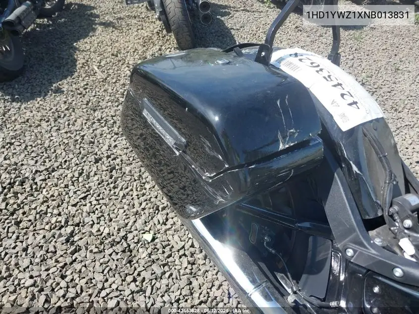 2022 Harley-Davidson Fxlrs VIN: 1HD1YWZ1XNB013831 Lot: 42453628