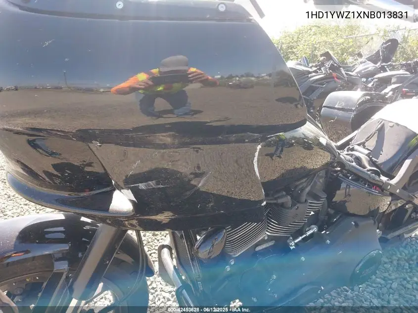 2022 Harley-Davidson Fxlrs VIN: 1HD1YWZ1XNB013831 Lot: 42453628