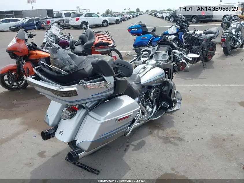 2016 Harley-Davidson Fltruse Cvo Road Glide VIN: 1HD1TAN14GB958929 Lot: 42224317