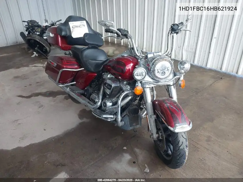 2017 Harley-Davidson Flhr Road King VIN: 1HD1FBC16HB621924 Lot: 42064279