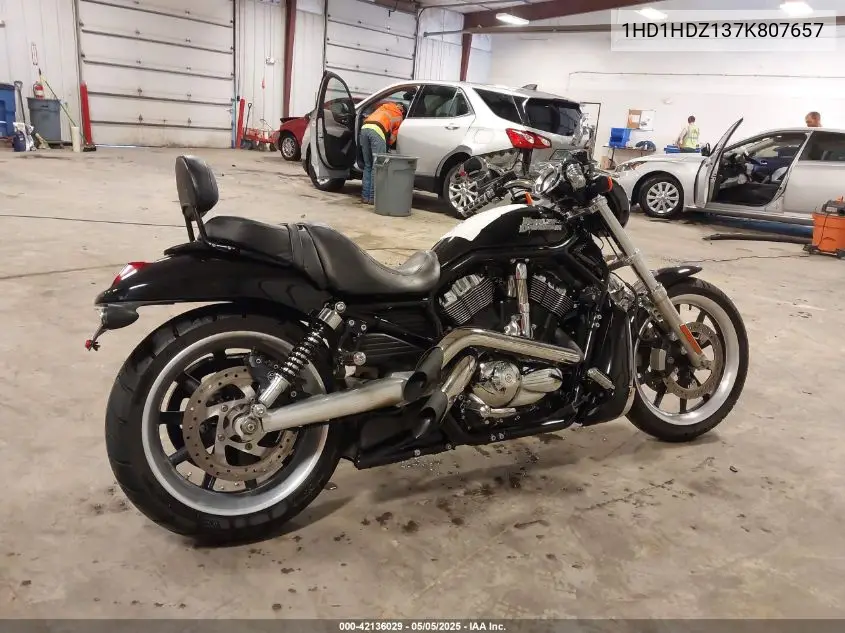 2007 Harley-Davidson Vrscd VIN: 1HD1HDZ137K807657 Lot: 42136029