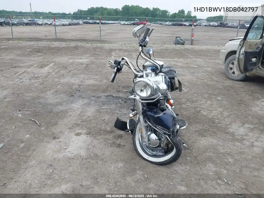 2013 Harley-Davidson Flstc Heritage Softail Classic VIN: 1HD1BWV18DB042797 Lot: 42482800