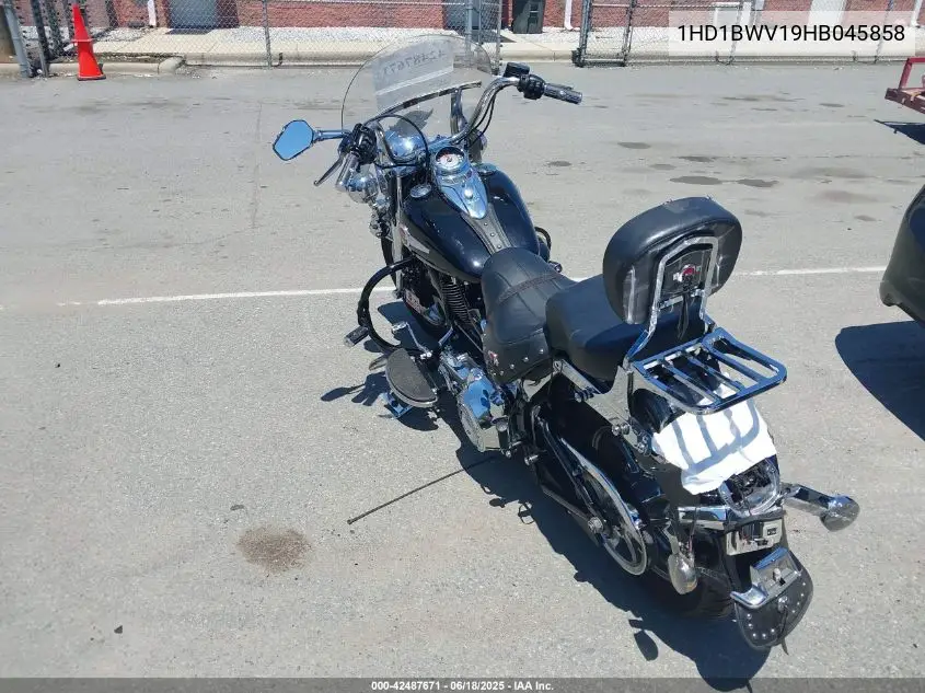 2017 Harley-Davidson Flstc Heritage Softail Classic VIN: 1HD1BWV19HB045858 Lot: 42487671