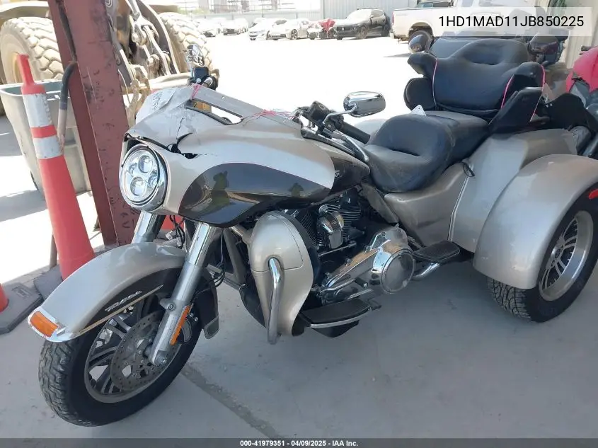 2018 Harley-Davidson Flhtcutg Tri Glide Ultra VIN: 1HD1MAD11JB850225 Lot: 41979351