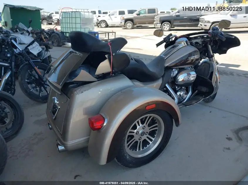 2018 Harley-Davidson Flhtcutg Tri Glide Ultra VIN: 1HD1MAD11JB850225 Lot: 41979351