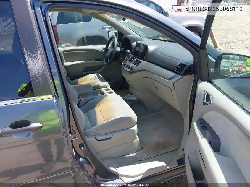 2005 Honda Odyssey Lx VIN: 5FNRL38225B068119 Lot: 42667516