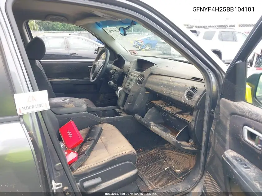 2011 Honda Pilot Lx VIN: 5FNYF4H25BB104101 Lot: 42757869