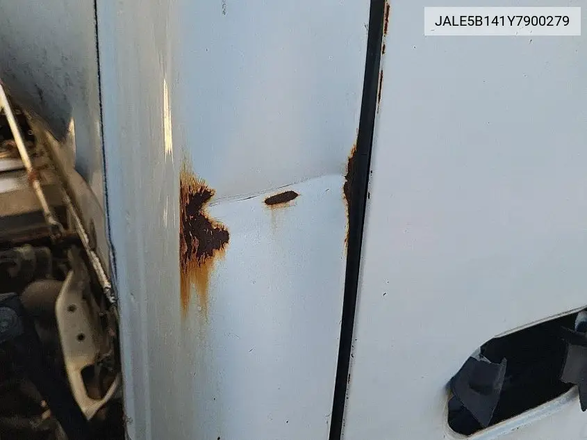jale5b141y7900279 JALE5B141Y7900279 2000 Isuzu Nqr
