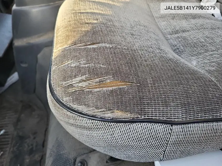 jale5b141y7900279 JALE5B141Y7900279 2000 Isuzu Nqr