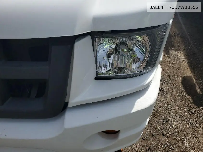2013 Isuzu Commercial Van VIN: JALB4T170D7W00555 Lot: 42248138