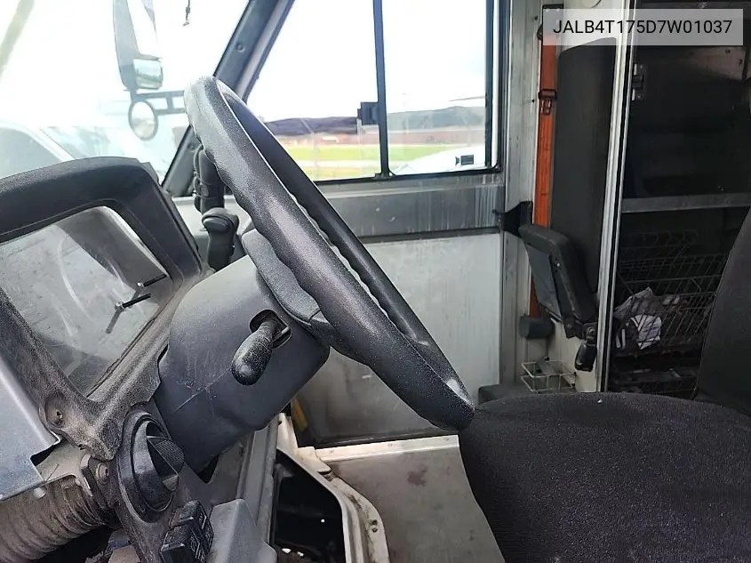 2013 Isuzu Commercial Van VIN: JALB4T175D7W01037 Lot: 42249998
