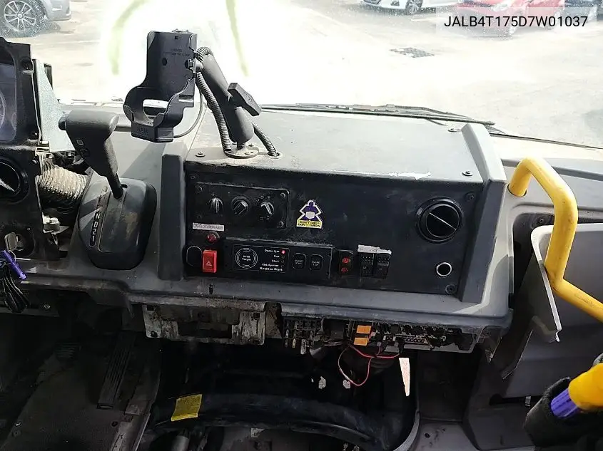 2013 Isuzu Commercial Van VIN: JALB4T175D7W01037 Lot: 42249998