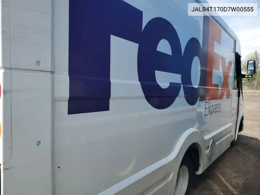 jalb4t170d7w00555 JALB4T170D7W00555 2013 Isuzu Commercial Van