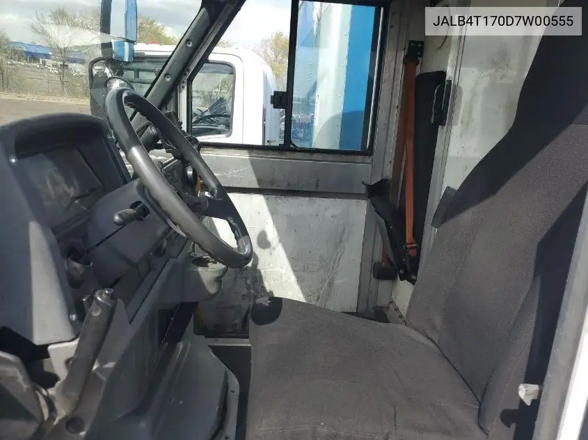 jalb4t170d7w00555 JALB4T170D7W00555 2013 Isuzu Commercial Van
