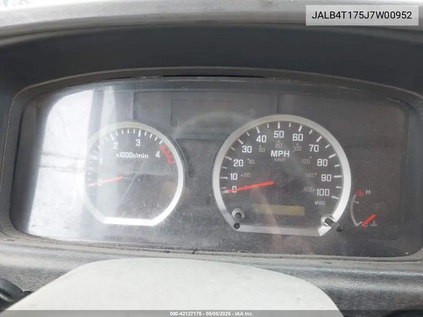 2018 Isuzu Reach VIN: JALB4T175J7W00952 Lot: 42127176