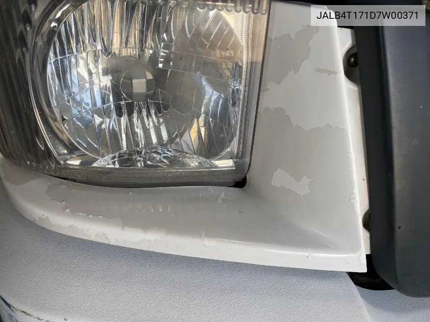 2013 Isuzu Commercial Van VIN: JALB4T171D7W00371 Lot: 42659823