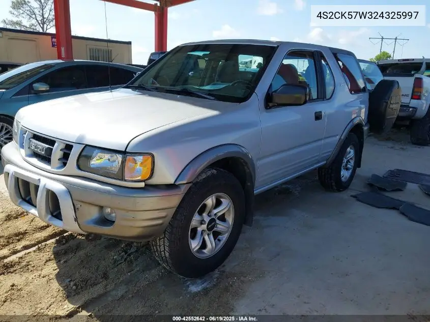 2002 Isuzu Rodeo Sport S 3.2L V6 Hard Top/S 3.2L V6 Soft Top VIN: 4S2CK57W324325997 Lot: 42552642