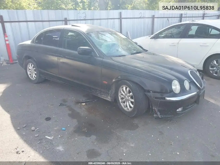 2001 Jaguar S-Type 4.0L V8 VIN: SAJDA01P61GL95838 Lot: 42398246