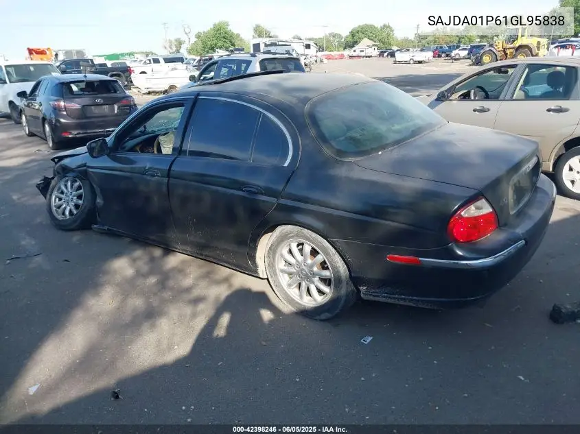 2001 Jaguar S-Type 4.0L V8 VIN: SAJDA01P61GL95838 Lot: 42398246