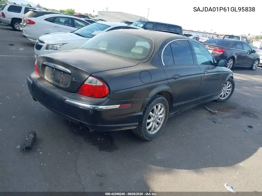 2001 Jaguar S-Type 4.0L V8 VIN: SAJDA01P61GL95838 Lot: 42398246