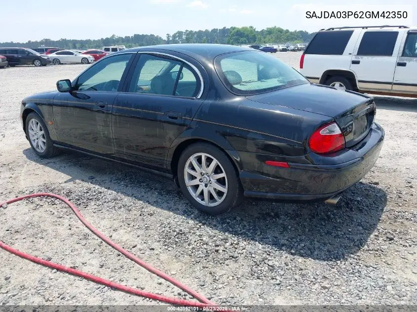 2002 Jaguar S-Type 4.0L V8 VIN: SAJDA03P62GM42350 Lot: 42352101