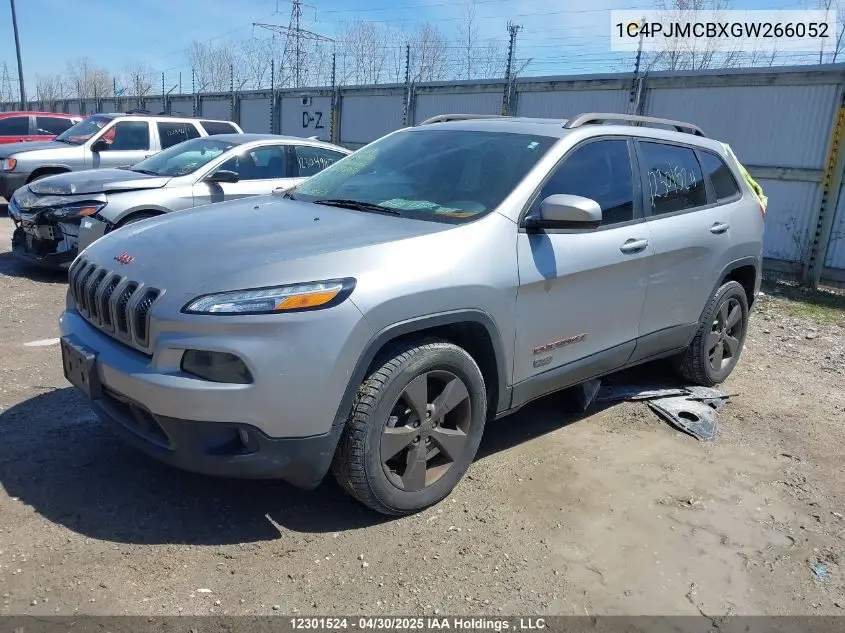2016 Jeep Cherokee Latitude VIN: 1C4PJMCBXGW266052 Lot: 12301524