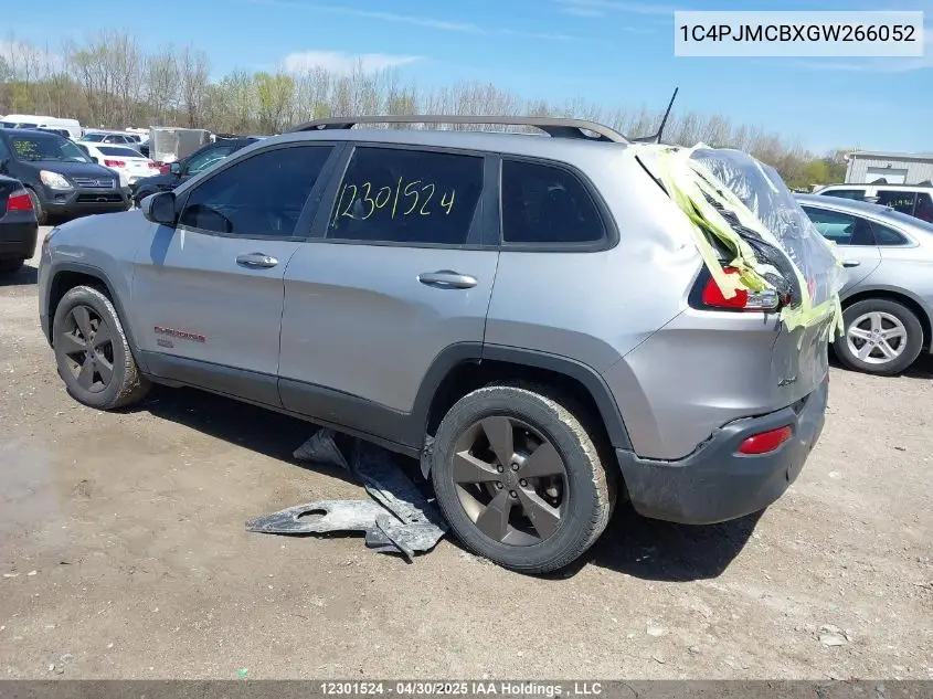 2016 Jeep Cherokee Latitude VIN: 1C4PJMCBXGW266052 Lot: 12301524