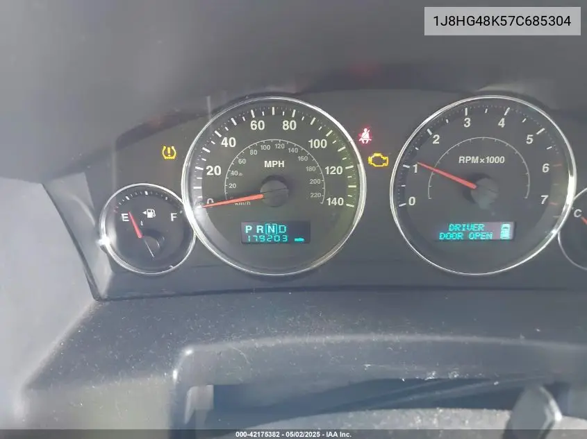 2007 Jeep Commander Sport VIN: 1J8HG48K57C685304 Lot: 42175382