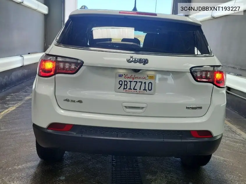2022 Jeep Compass Latitude 4X4 VIN: 3C4NJDBBXNT193227 Lot: 42678012